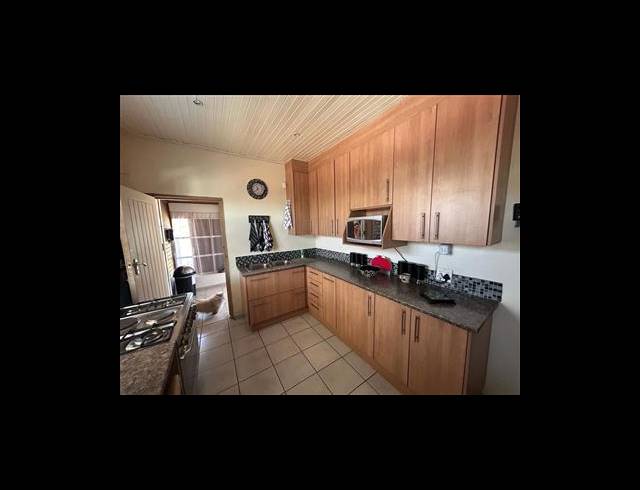 3 BEDROOM HOUSE FOR SALE IN SOUTH HILLS